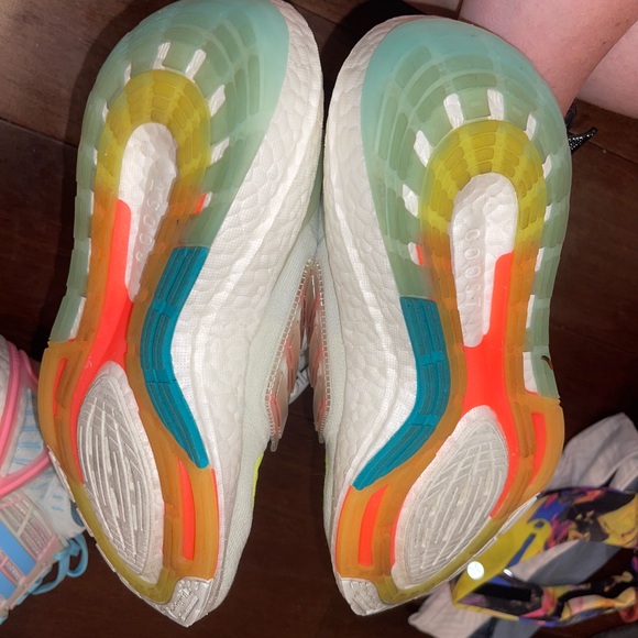 guc adidas women’s ultraboost Shoes - White, Yellow, and orange 6 - Picture 10 of 10